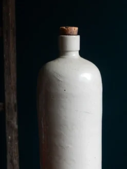 Bouteille en grès gris émaillé