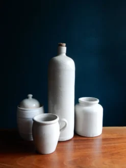 Bouteille en grès gris émaillé