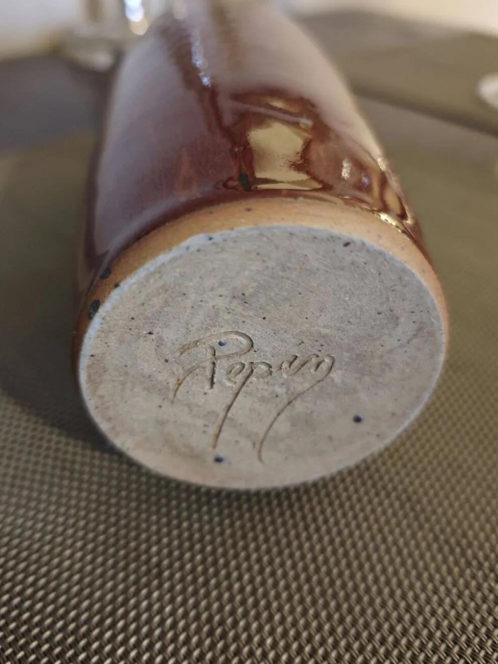 Bouteille en grès émaillé signée Pépin