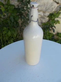 Bouteille en grès MKM