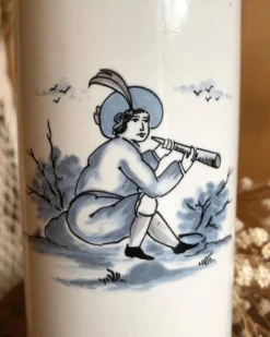 Bouteille en grès peinte