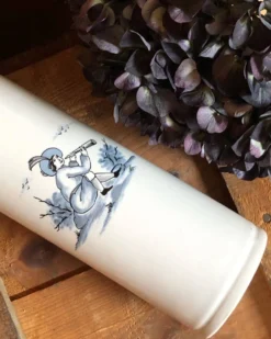 Bouteille en grès peinte