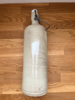 Bouteille en grès vernissé vintage 2106246