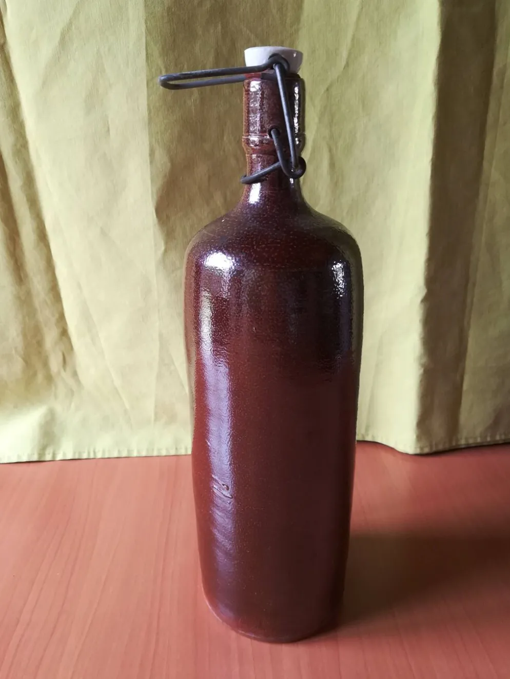 Bouteille en grès vintage