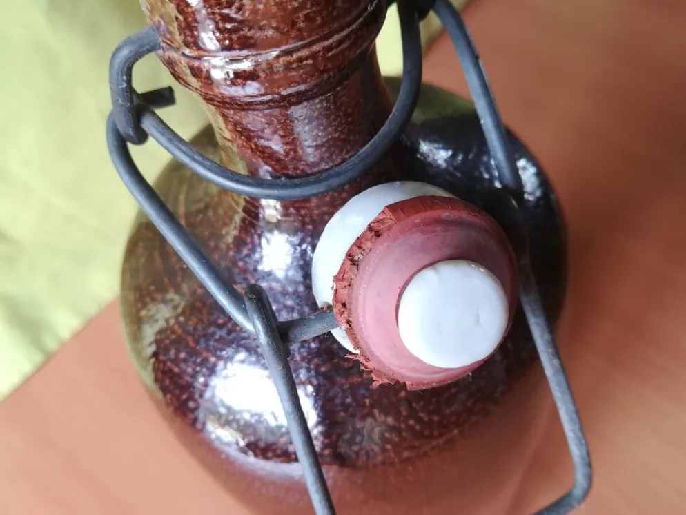 Bouteille en grès vintage
