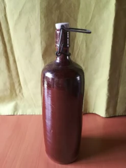 Bouteille en grès vintage