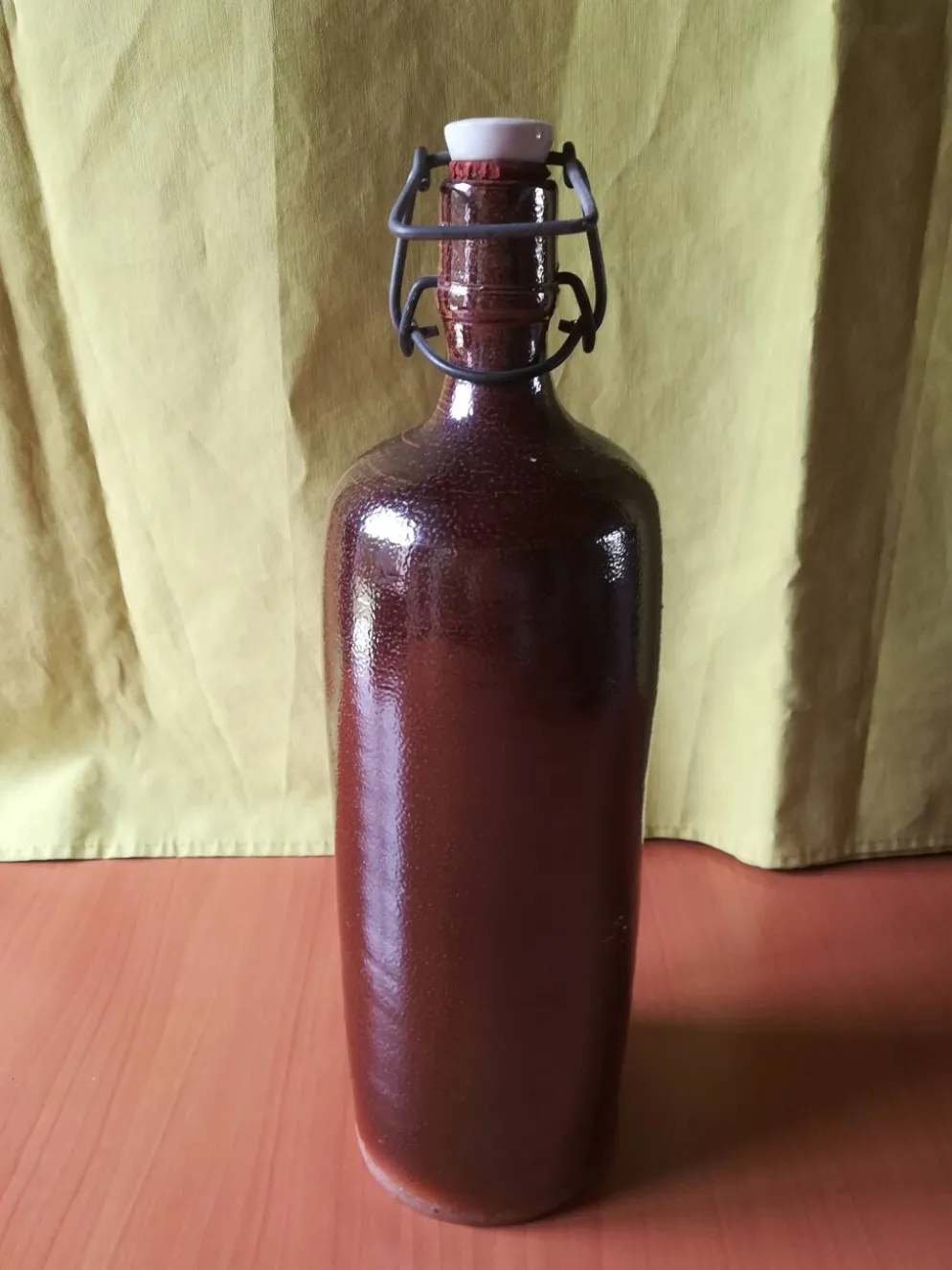 Bouteille en grès vintage