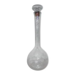 Bouteille en verre avec son bouchon