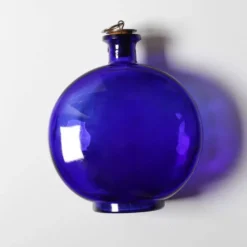 Bouteille en verre du milieu du siècle avec bouchon en pièce / Ruda Glasbruk / Suède / années 1970
