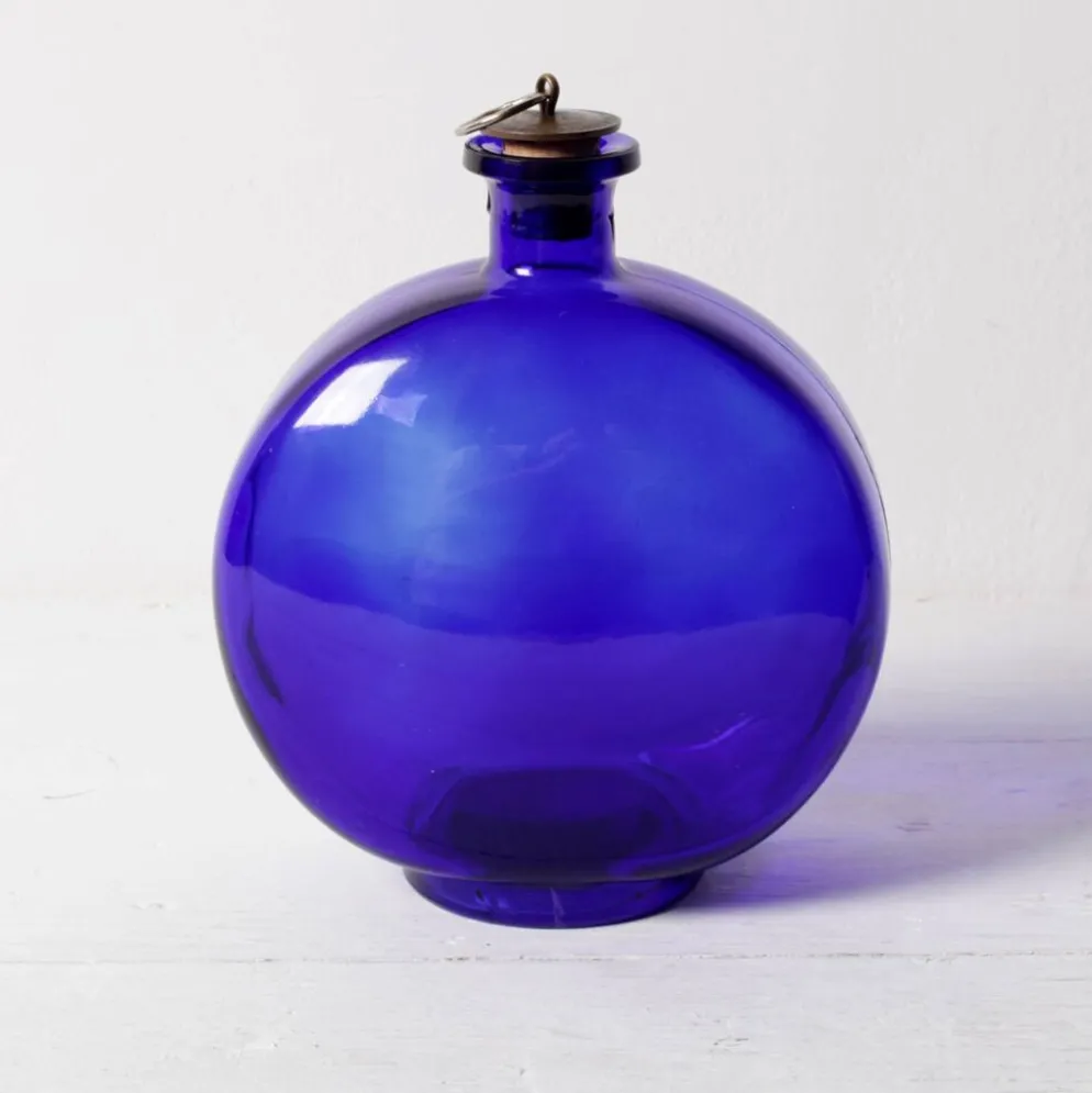 Bouteille en verre du milieu du siècle avec bouchon en pièce / Ruda Glasbruk / Suède / années 1970
