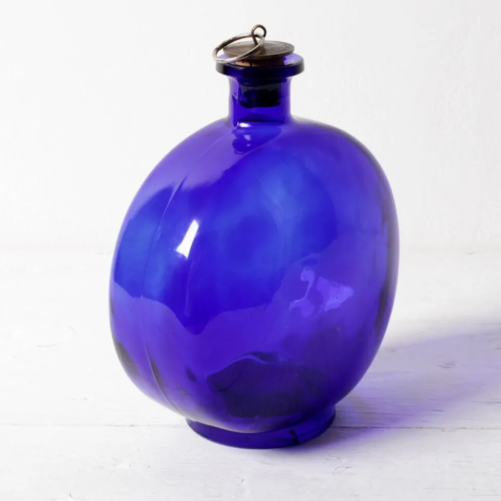 Bouteille en verre du milieu du siècle avec bouchon en pièce / Ruda Glasbruk / Suède / années 1970