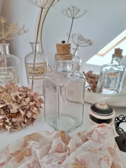 Bouteille en verre et bouchon de liège