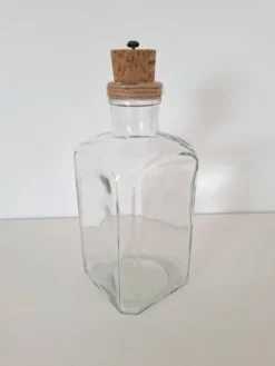 Bouteille en verre et bouchon de liège