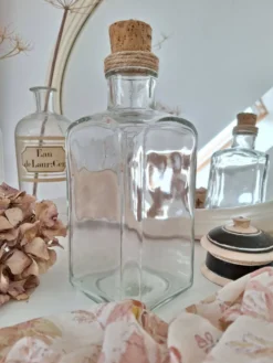 Bouteille en verre et bouchon de liège