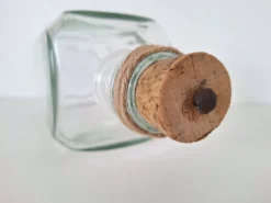 Bouteille en verre et bouchon de liège