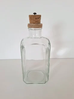 Bouteille en verre et bouchon de liège