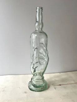 Bouteille en verre Legras "main transparente" vers 1920, carafe ancienne