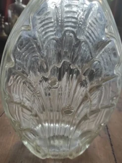 Bouteille en verre moulé