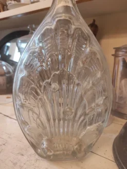 Bouteille en verre moulé