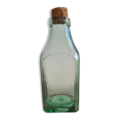 Bouteille en verre soufflé vert
