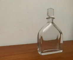 Bouteille en verre suédoise vintage d'Orrefors
