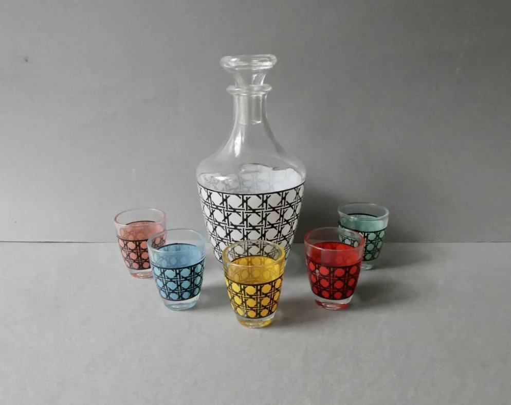 1 bouteille et ses 5 verres, décor cannage, années 70, France
