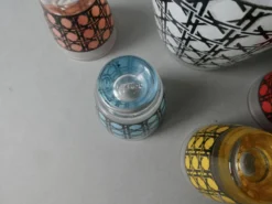 1 bouteille et ses 5 verres, décor cannage, années 70, France