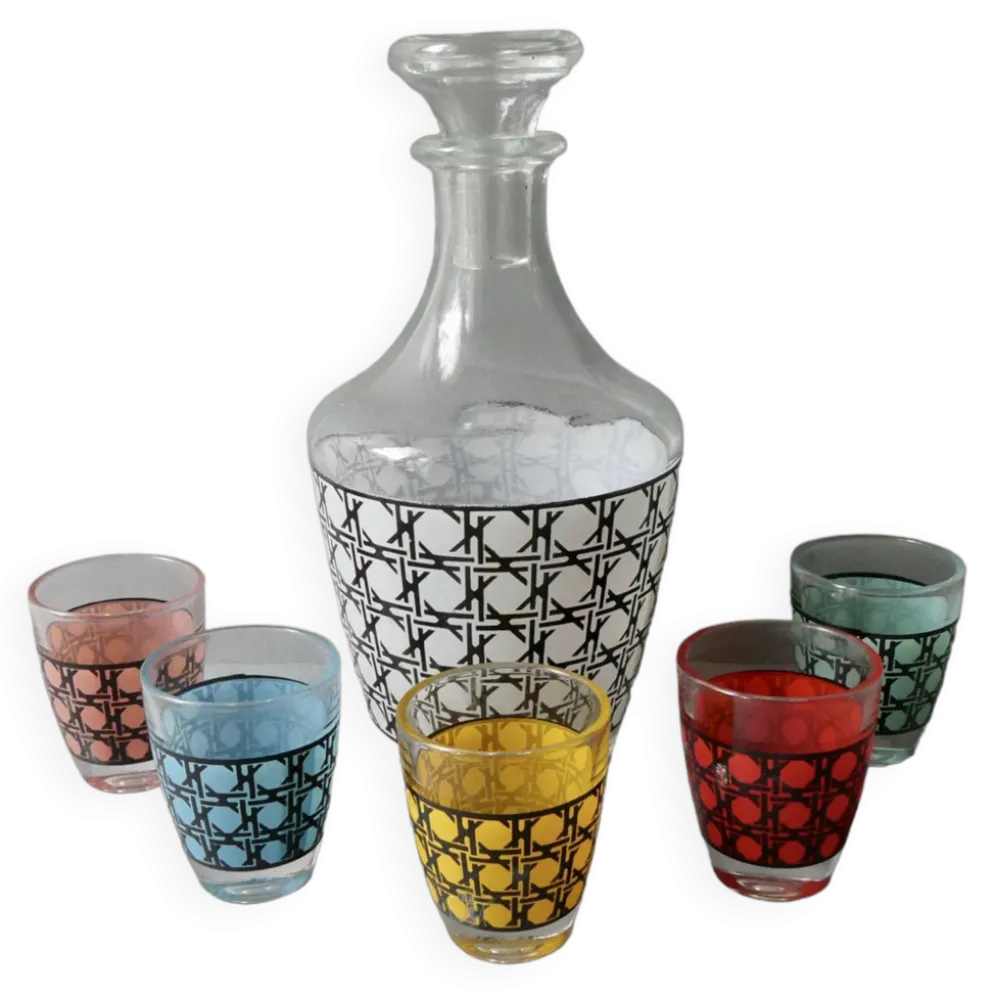 1 bouteille et ses 5 verres, décor cannage, années 70, France