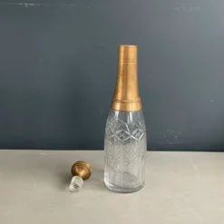 Bouteille flacon en verre ciselé et cuivre