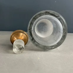 Bouteille flacon en verre ciselé et cuivre