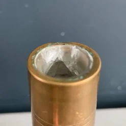 Bouteille flacon en verre ciselé et cuivre