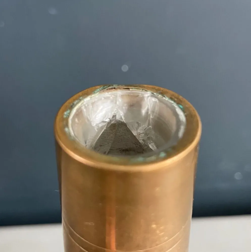Bouteille flacon en verre ciselé et cuivre