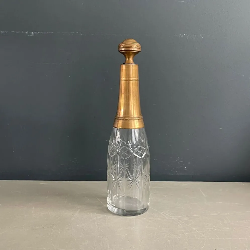 Bouteille flacon en verre ciselé et cuivre