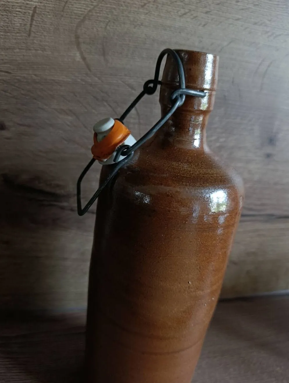 Bouteille grès marron brut et épuré vintage