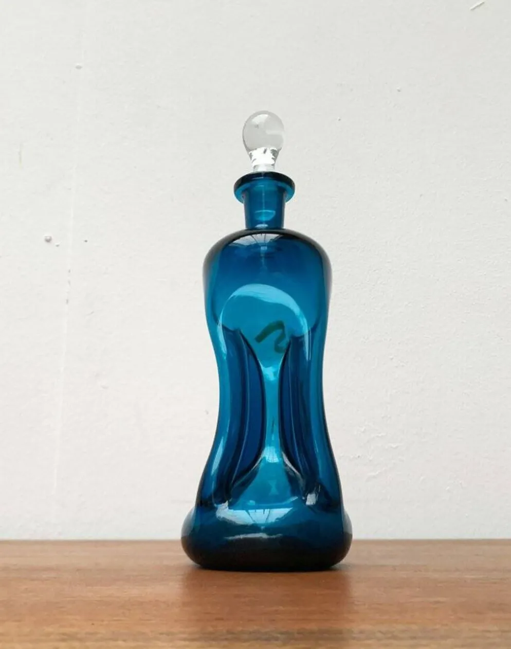 Bouteille Kluk Kluk en verre bleu danois vintage de Holmegaard, années 1970
