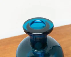 Bouteille Kluk Kluk en verre bleu danois vintage de Holmegaard, années 1970