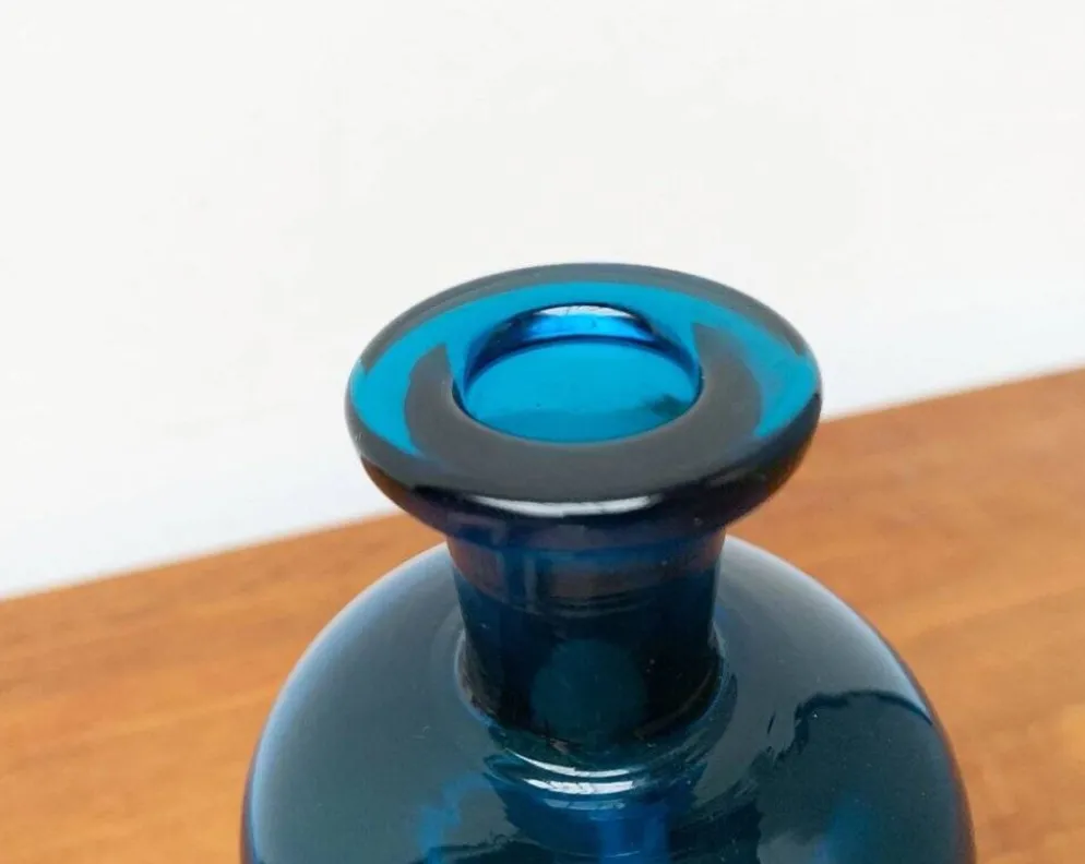 Bouteille Kluk Kluk en verre bleu danois vintage de Holmegaard, années 1970