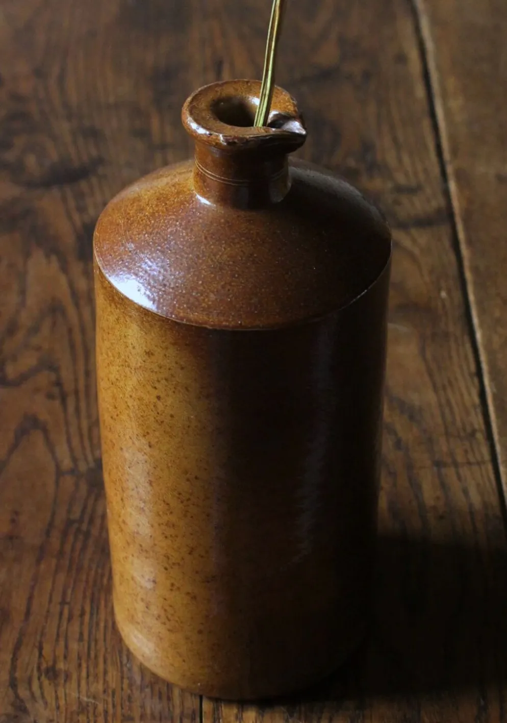 Bouteille à liqueur bec verseur grès vintage Bourne Deney