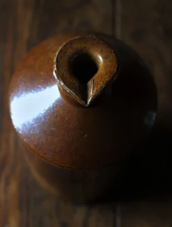 Bouteille à liqueur bec verseur grès vintage Bourne Deney