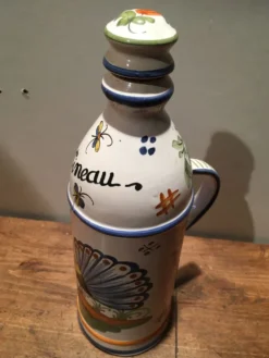 Bouteille à liqueur "Pineau" en faïence