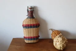 Bouteille osier eau de lourde