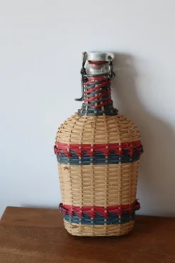 Bouteille osier eau de lourde