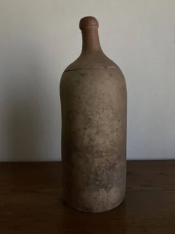Bouteille penchée de campagne 1950 XL grès brut terre cuite