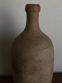Bouteille penchée de campagne 1950 XL grès brut terre cuite