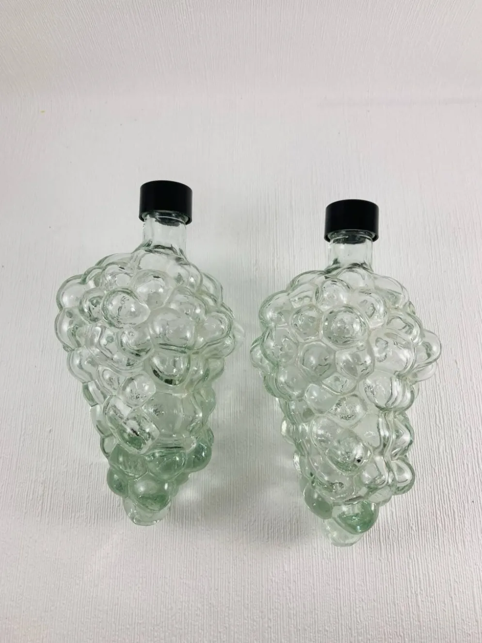 2 bouteilles carafes grappes de raisin en verre - Empoli - Vintage