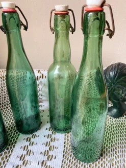 Bouteilles en verre anciennes