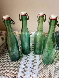 Bouteilles en verre anciennes