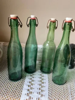 Bouteilles en verre anciennes