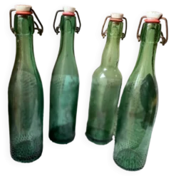 Bouteilles en verre anciennes