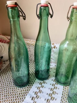 Bouteilles en verre anciennes
